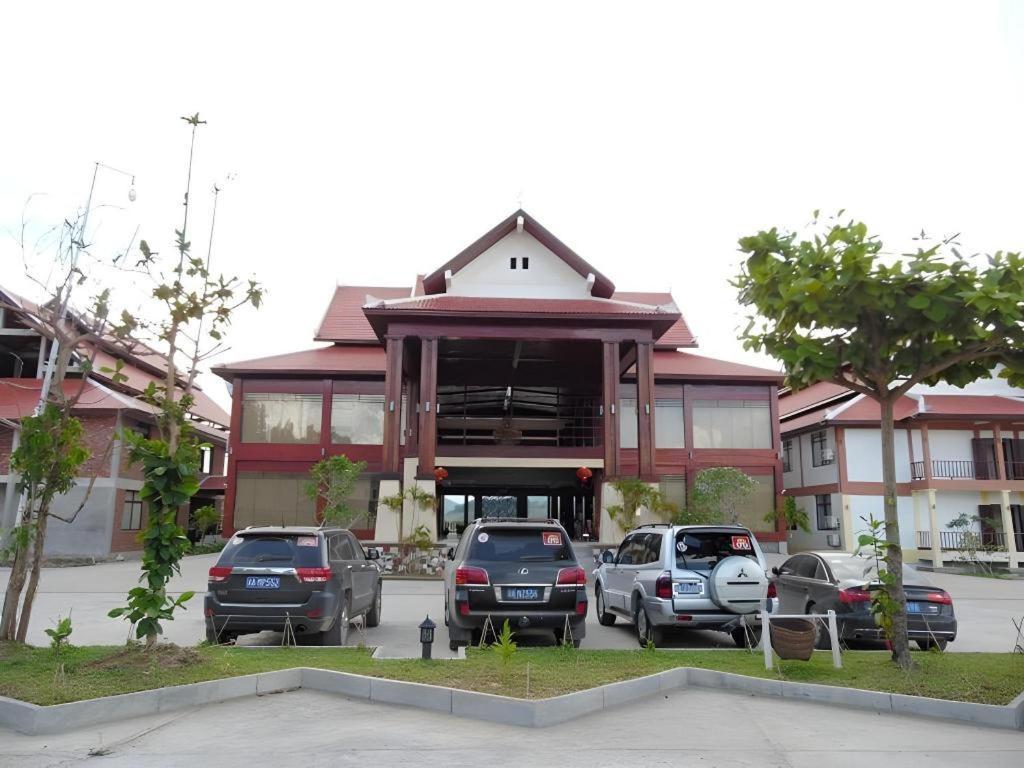 Xishuangbanna Hotel Managed By Xandria Hotel Luang Prabang Esterno foto