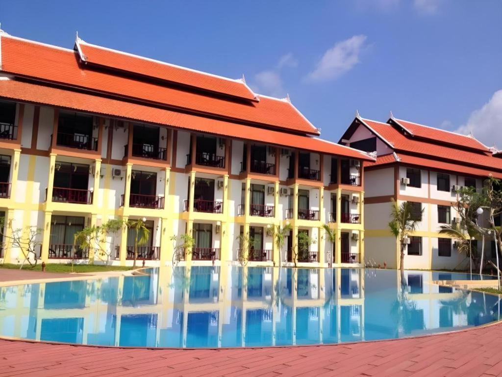 Xishuangbanna Hotel Managed By Xandria Hotel Luang Prabang Esterno foto
